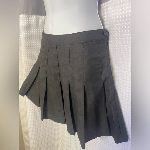 Black Pleated Mini Skirt - Picture 3 of 5